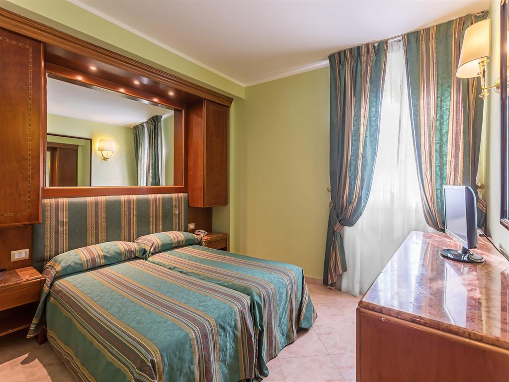 Raeli Hotel Siracusa Řím Exteriér fotografie